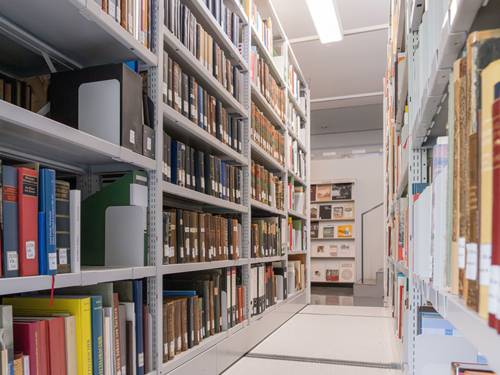 Ein Blick in die Bibliothek des Historischen Museums Hannover