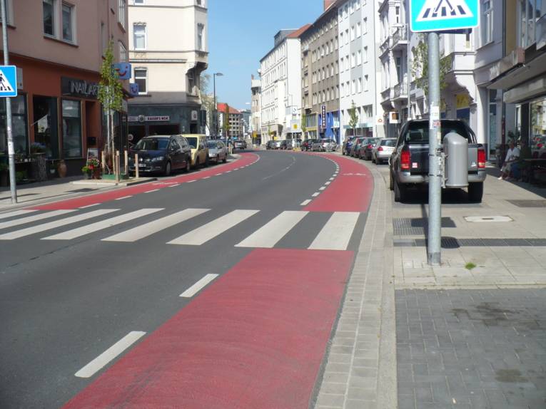 Bilder von Radwegen der veloroute 6.